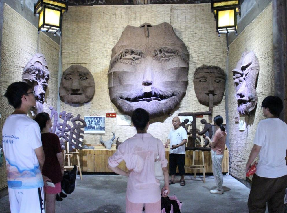 LETOU体育平台开展“三下乡”社会实践活动 助推非遗“湘货”出海_fororder_图片2